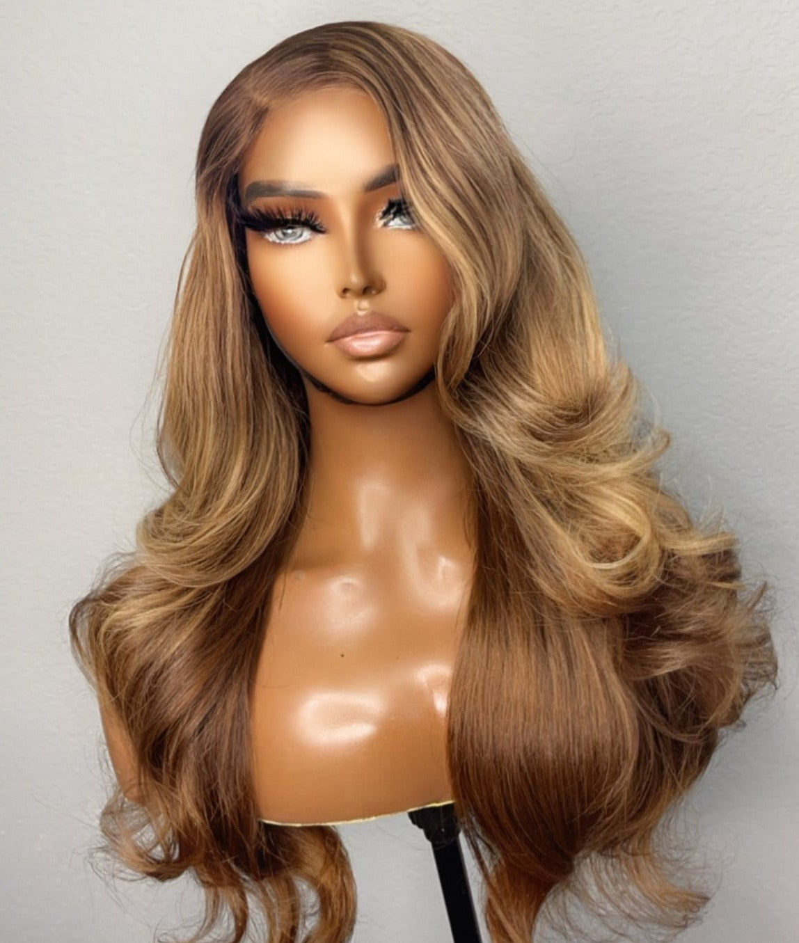 "NYLA" Ultra Blonde/Honey Blonde Ombre HD Glueless Wig