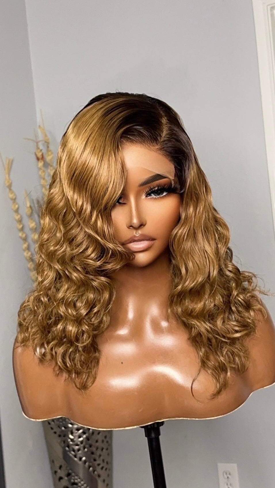 HONEY BLONDE Ocean Wavy GLUELESS HD Lace (5x5)