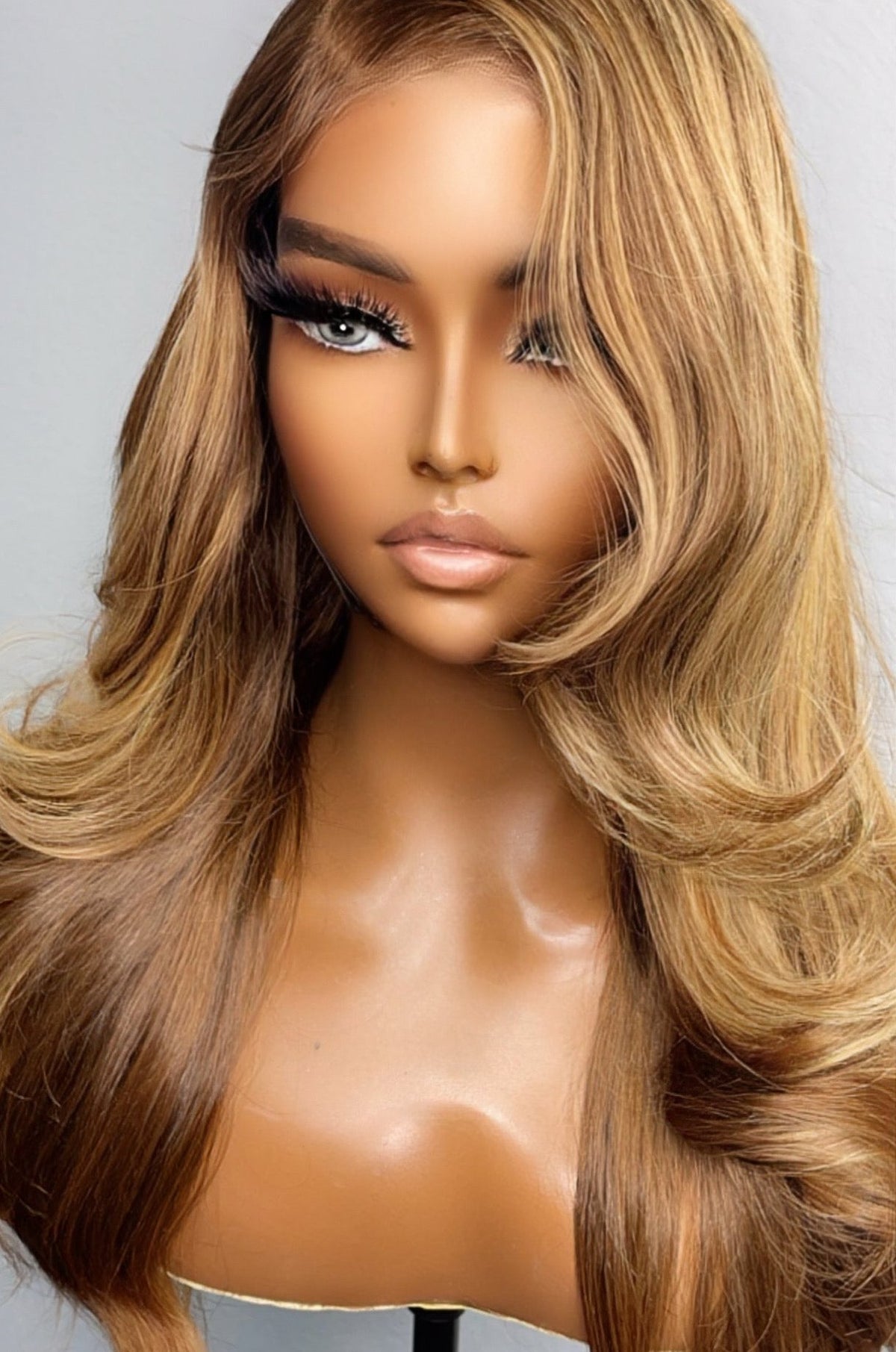 "NYLA" Ultra Blonde/Honey Blonde Ombre HD Glueless Wig