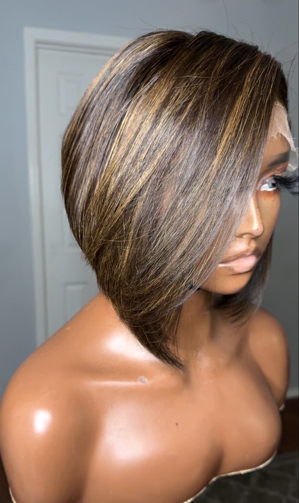 "Robbin" Glam Lux Brown Highlight Bob Wig