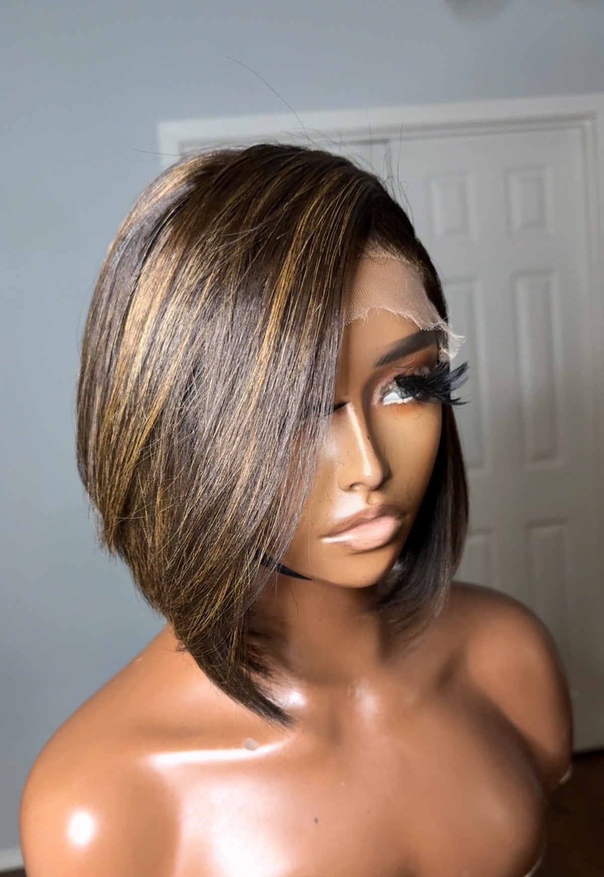 "Robbin" Glam Lux Brown Highlight Bob Wig