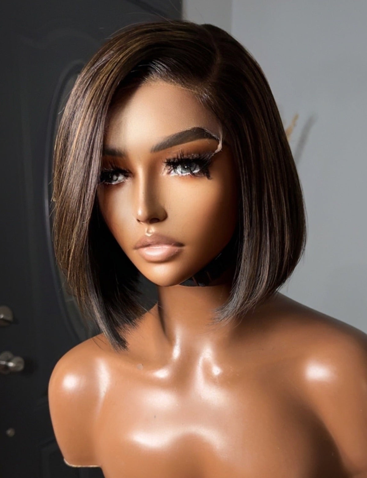 "Robbin" Glam Lux Brown Highlight Bob Wig